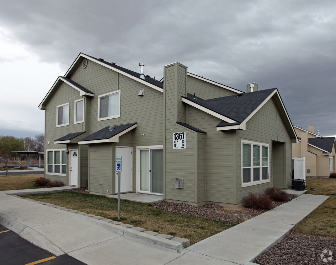 Primary Photo - 1367 E Sharons Loop