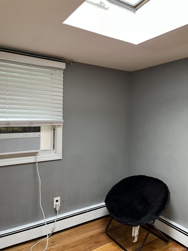 Foto del edificio - 24 Waterside Ave