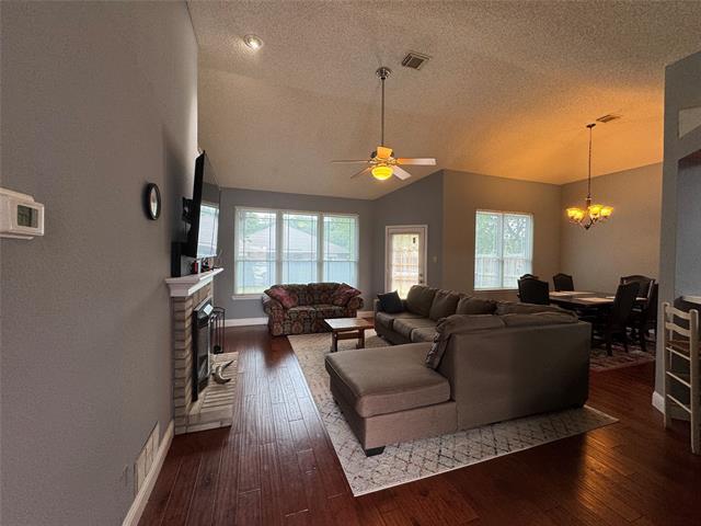 Foto del edificio - 2336 Timber Creek Dr