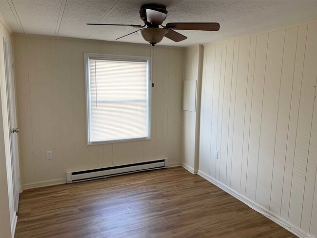 Foto del edificio - 110 Village Cir W