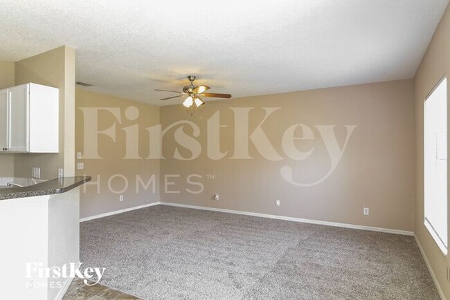 Foto del edificio - 2531 W Price Blvd