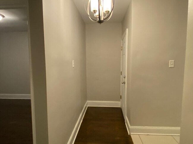 Foto del edificio - 2 bedroom in Chicago IL 60620