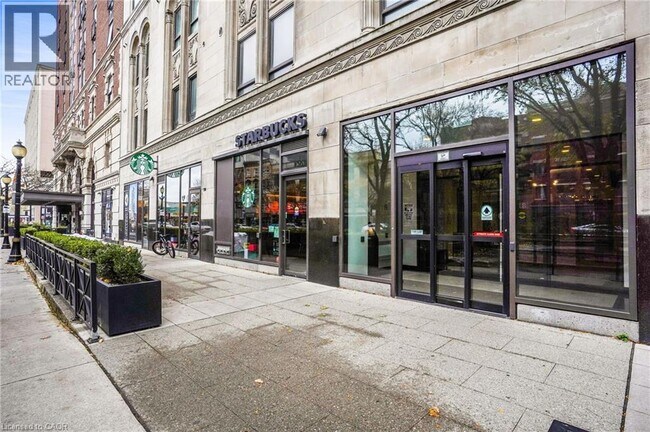 Building Photo - 112 King St E