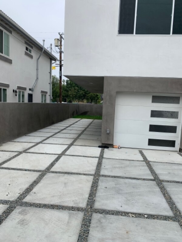 Building Photo - 967 1/2 N Wilton Pl