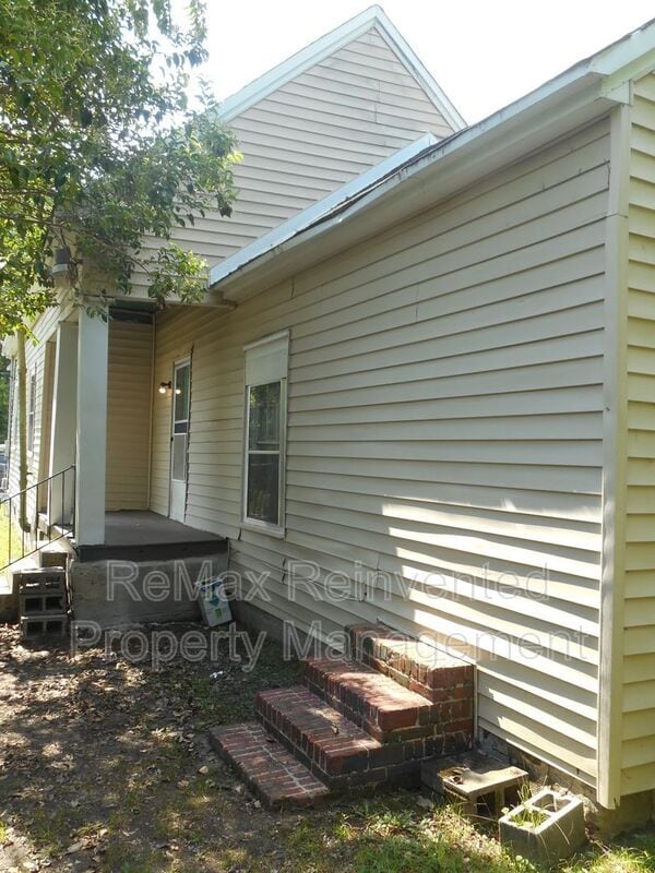 Building Photo - 1435 Chestnut St