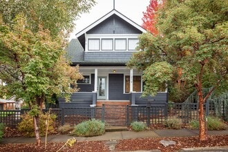 Building Photo - 1214 Laughlin St