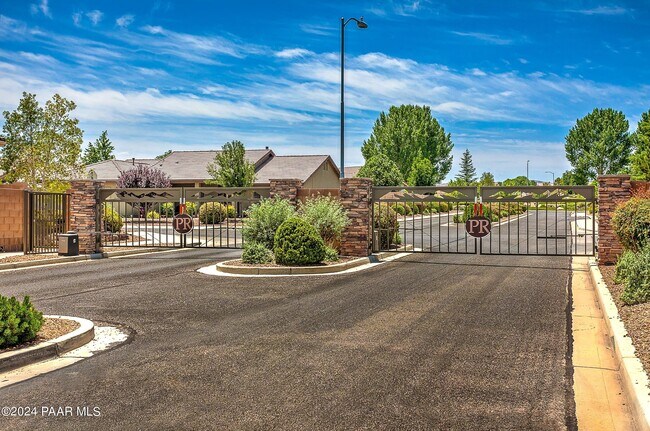 Building Photo - 7215 E Park Ridge Dr
