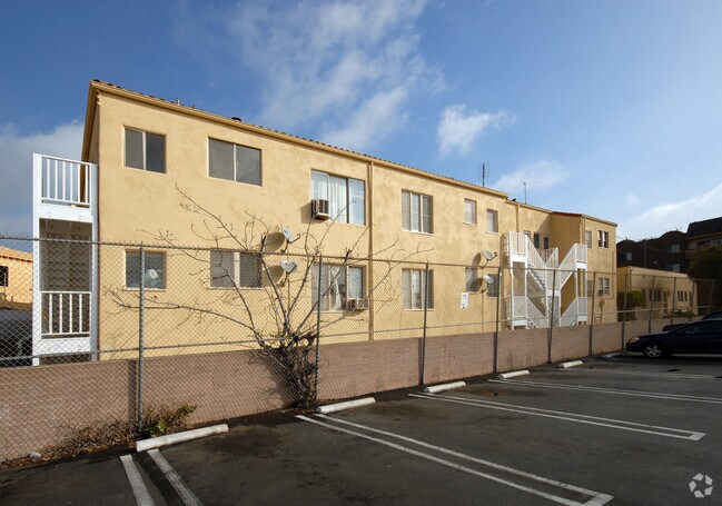 Building Photo - 1521- 1529 1/4 Vista Street