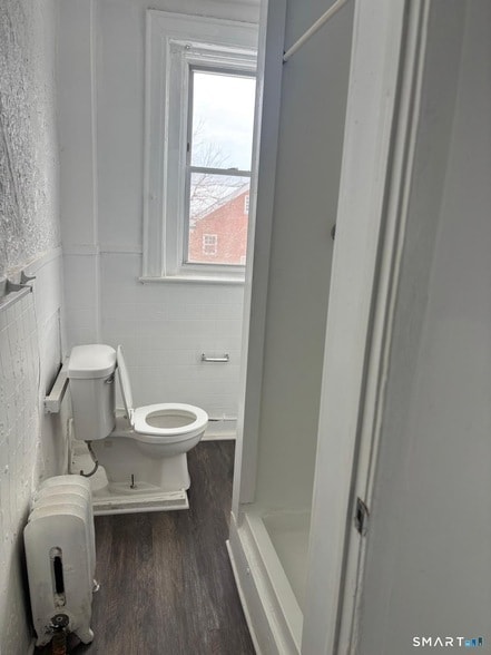 Building Photo - 86 Pequonnock St