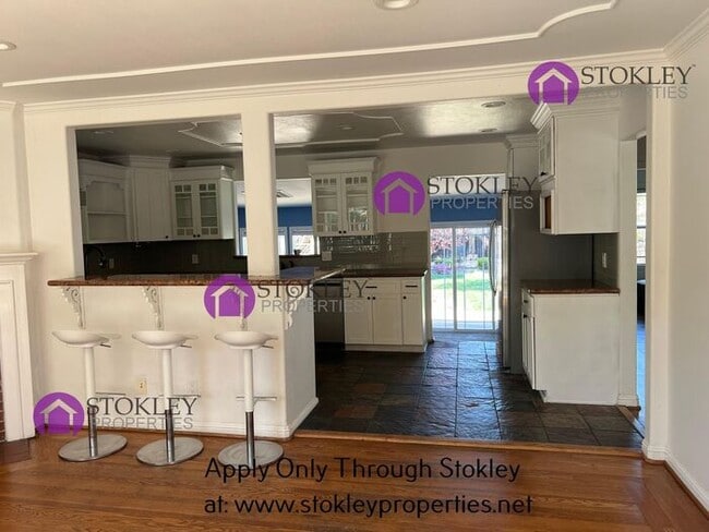 Building Photo - 2427 Sycamore Ave