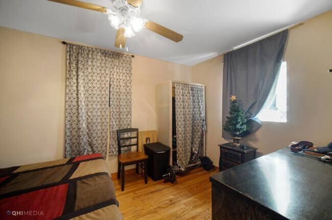 Foto del edificio - 2242 W 24th St