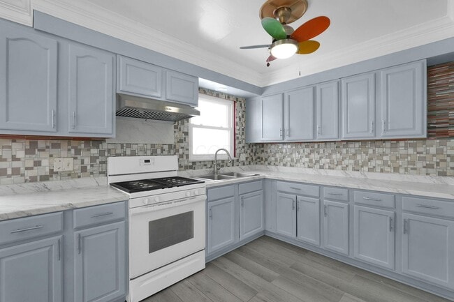 Building Photo - 1414 Shanley Dr