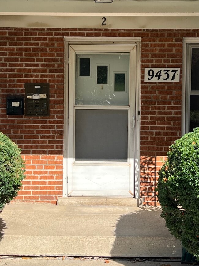 Building Photo - 9437 Burlington Ave