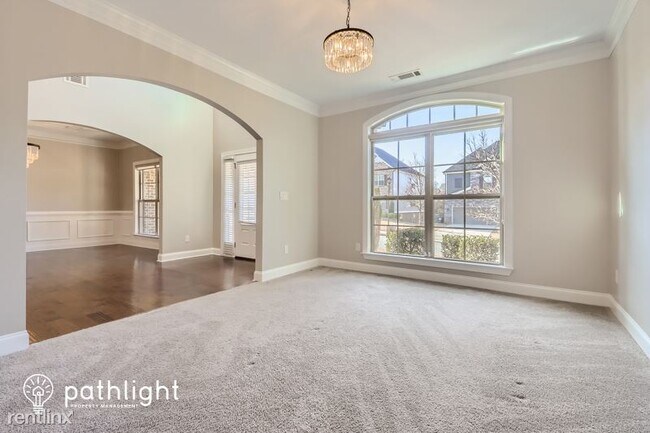 Foto del edificio - 5 br, 4 bath House - 4113 Roberts Crest Dr...