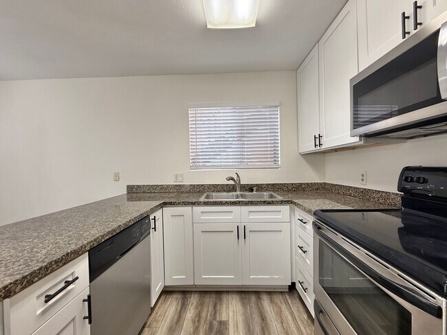 Foto del edificio - Beautifully Upgraded Condo in Rancho Bernardo