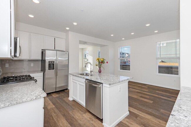 Foto del edificio - Come home to this low maintenance gem!