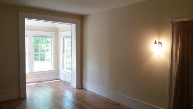 Building Photo - 322 Vienna St