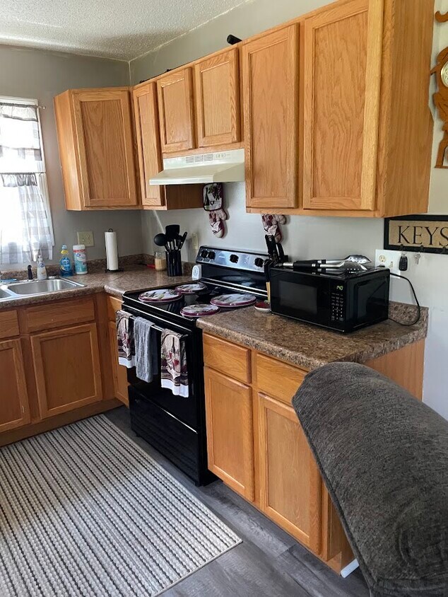 Foto del edificio - 634 SE 28th St
