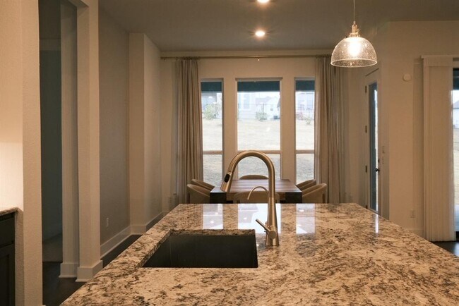 Building Photo - 921 Trevi Fontana Dr.