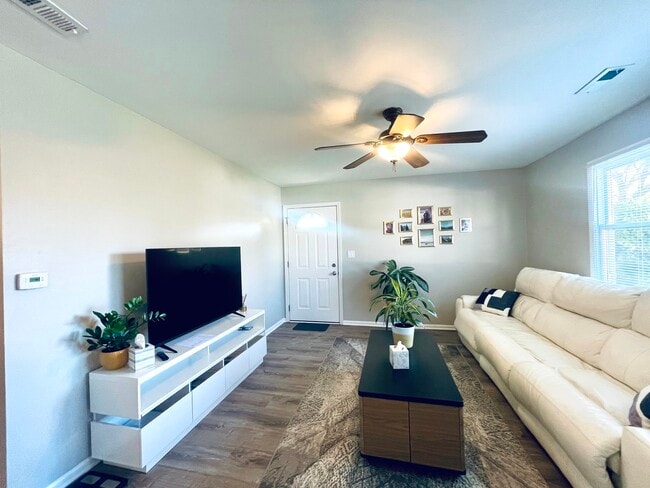 Building Photo - 178 Stephanie Ct