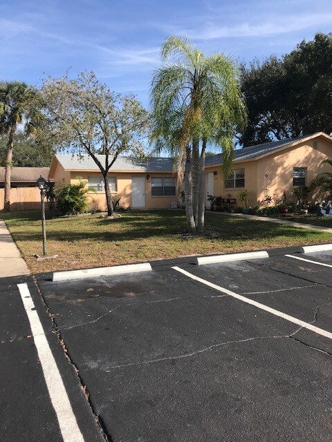 Building Photo - 6906 Julia Ct, New Port