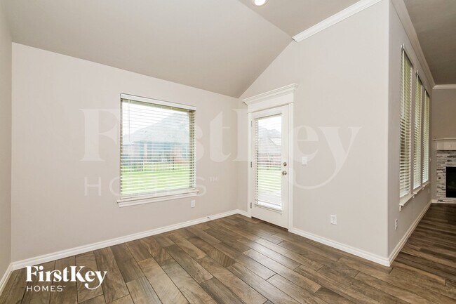 Building Photo - 616 Texoma Dr