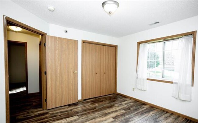 Foto del edificio - 7430 S Louise Ave