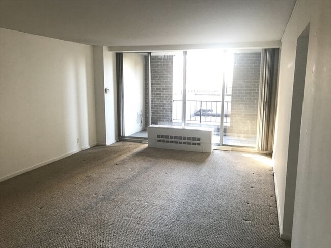 Foto del edificio - 77 Pond Ave