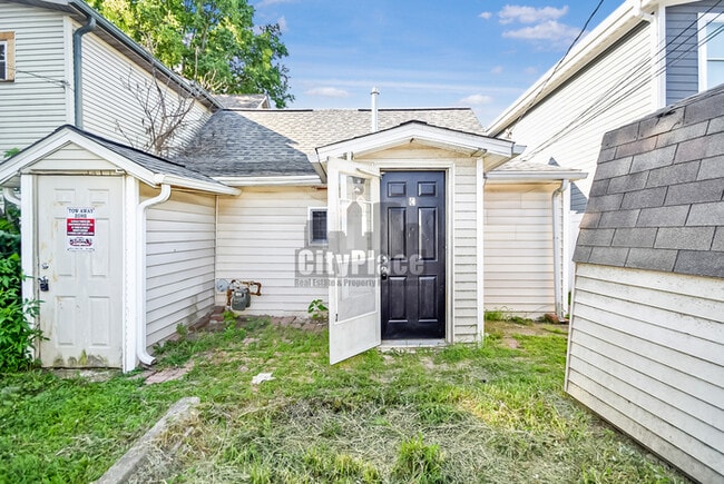 Photo - 318 Parkway Ave Unit C Indpls, IN 46225 House