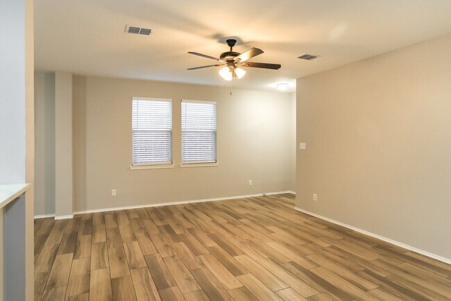 Building Photo - 7900 Swan Park Dr