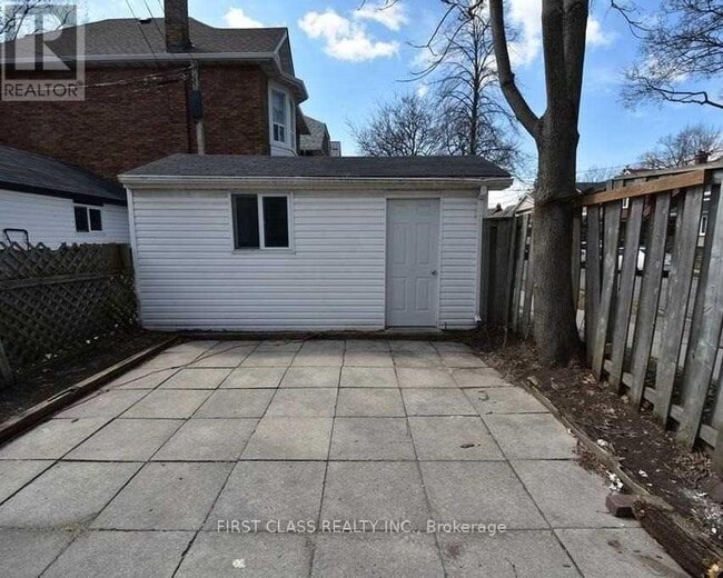 Building Photo - 1050 Woodbine Ave