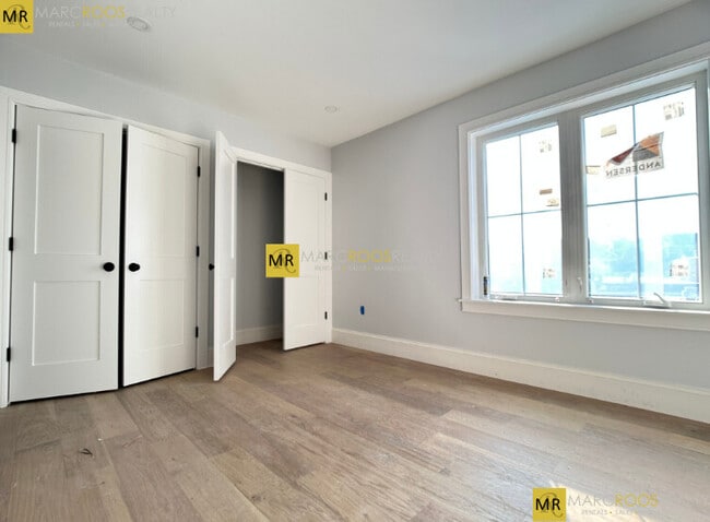 Building Photo - 340 Market St