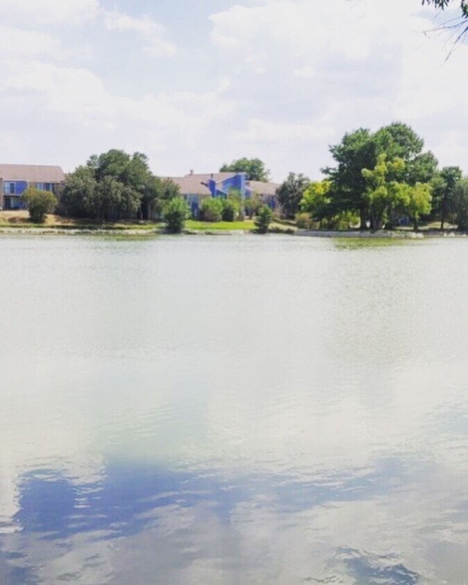 The Drake Lakefront Apartments and Townhomes Apartments in San