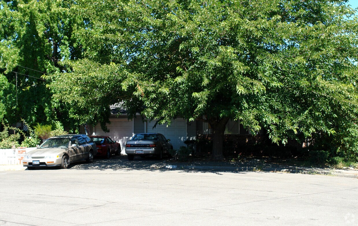 Building Photo - 1534 Shepard Ct