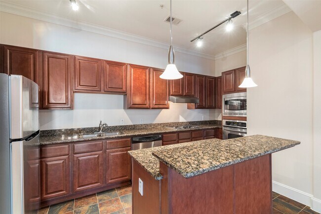 Foto del edificio - 7134 Mapleridge St