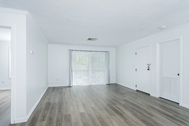 Foto del edificio - 330 Sunderland Rd