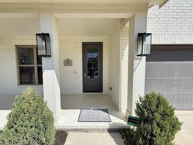 Building Photo - 5924 Owen Rd