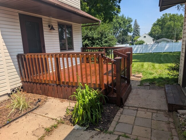 Large Deck - 507 N Walnut Ave