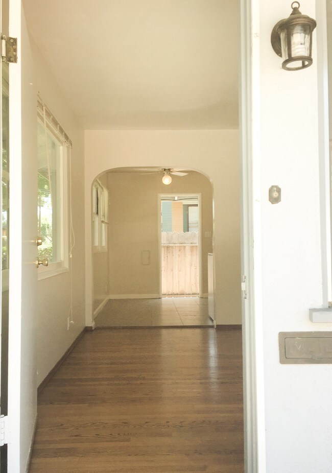 Foto del edificio - 266 S Orange St