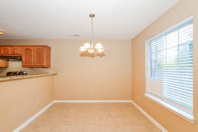 Building Photo - 5714 Alexandria Ln