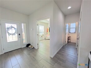 Building Photo - 3216 Morlanga St