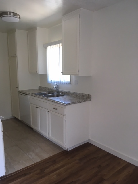 Foto del edificio - 10311 Riverside Dr
