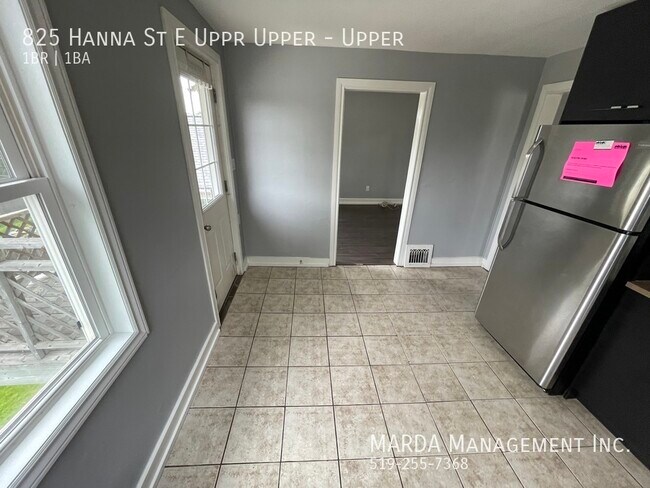 Photo du bâtiment - STYLISH 1BEDROOM/1BATH UPPER APARTMENT PLU...