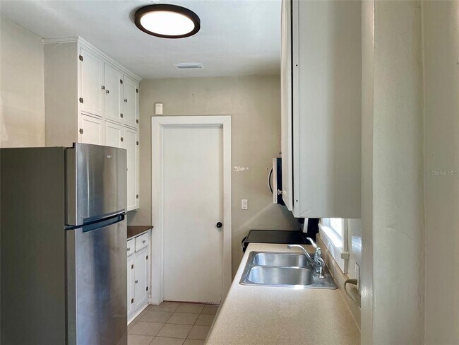 Foto del edificio - 215 W 16th St