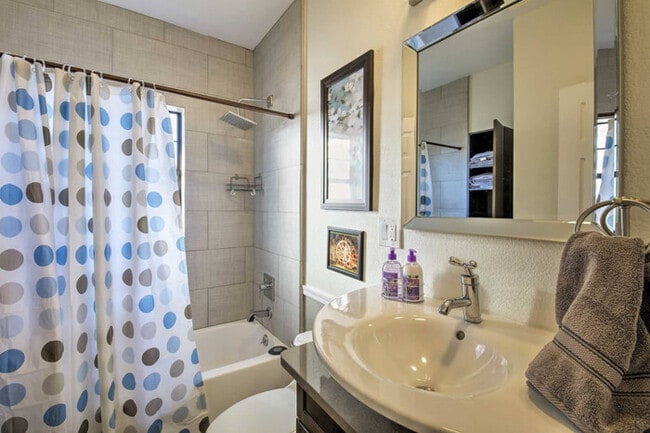 Foto del edificio - Phoenix Home | Pool & String Lights