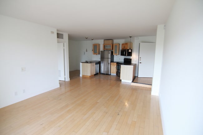 Building Photo - 3949 Los Feliz Blvd