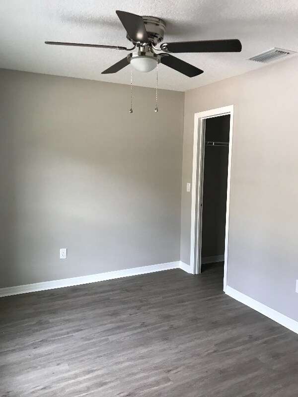 Foto del edificio - 1230 W Evergreen Dr