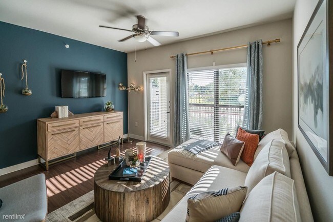 Foto del edificio - 1523 Lago Vista Ln
