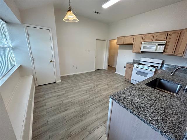 Building Photo - 4421 Crystal Ln