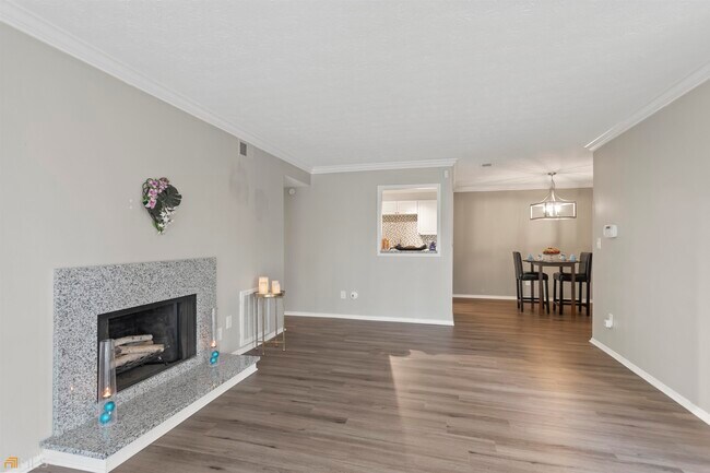 Building Photo - 801 Augusta Dr